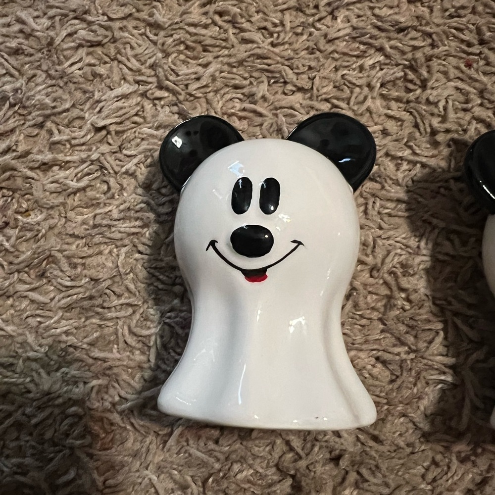 Disney Black and White Mickey and Minnie Salt and Pepper Shakers - Picture 2 of 4